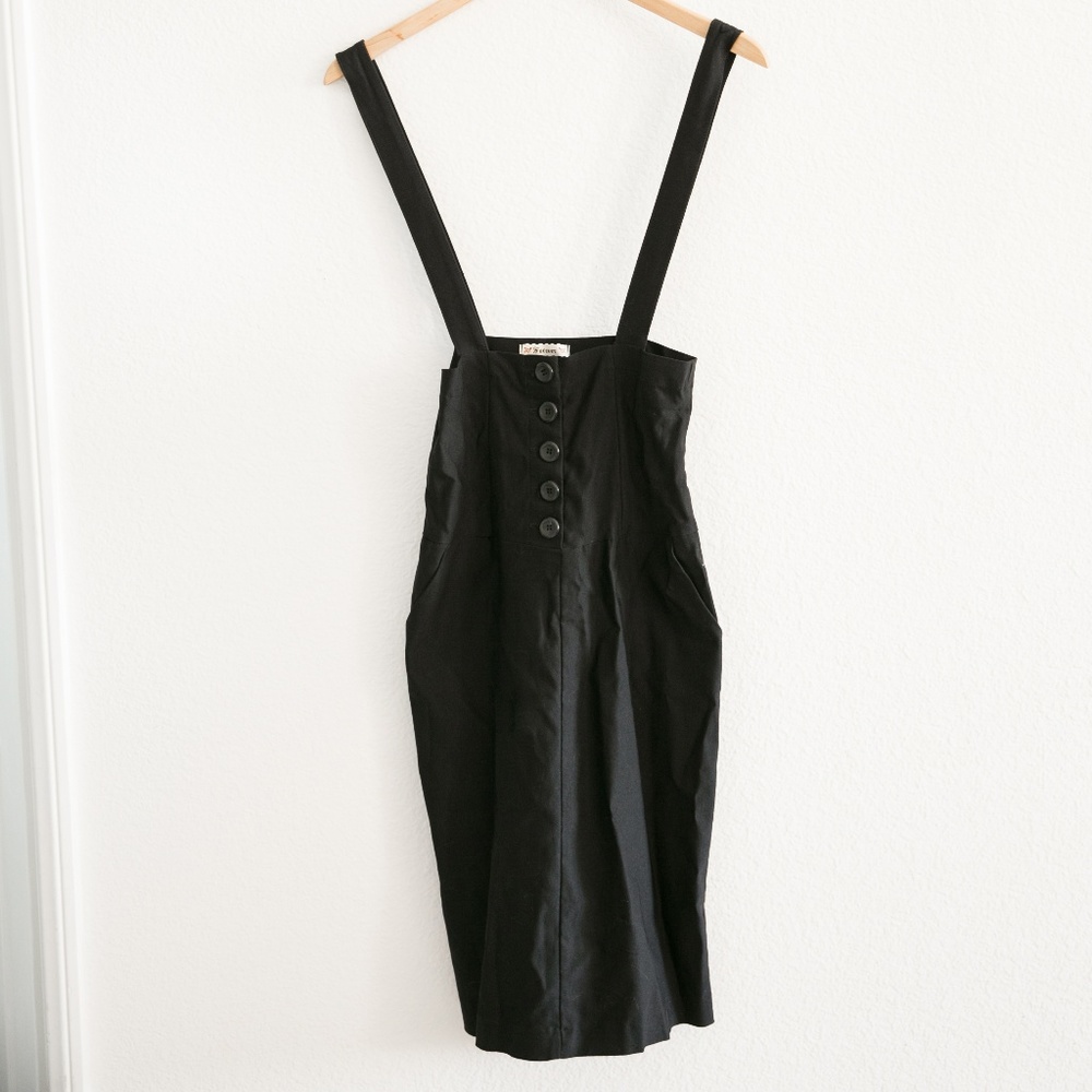 Pencil skirt with suspenders